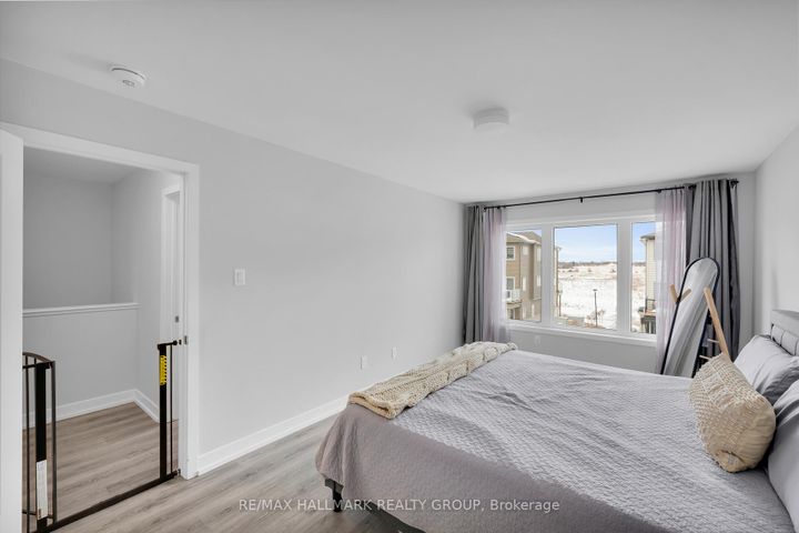 Photo 36 at 738 Chromite Private, Nepean (Heritage Park), Ottawa