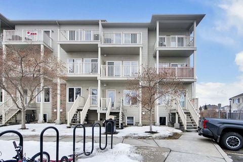 Photo 2 at 41 - 204 Shanly Private, Nepean (Stonebridge), Ottawa