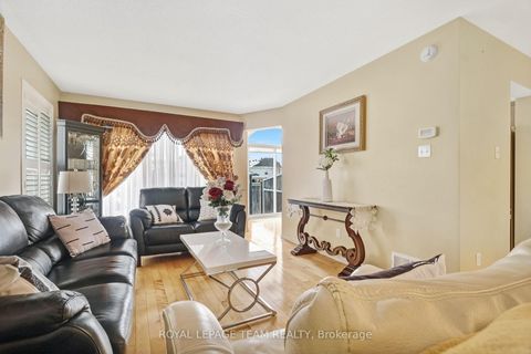 Photo 5 at 2362 Bois Vert Place, Avalon East, Orleans