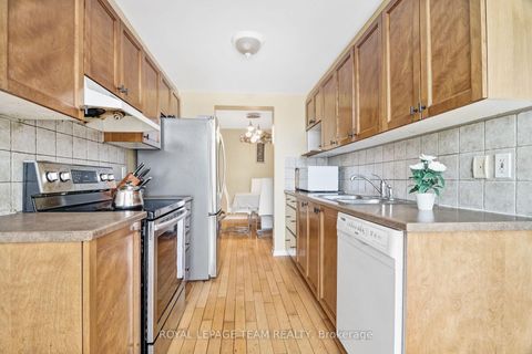 Photo 12 at 2362 Bois Vert Place, Avalon East, Orleans