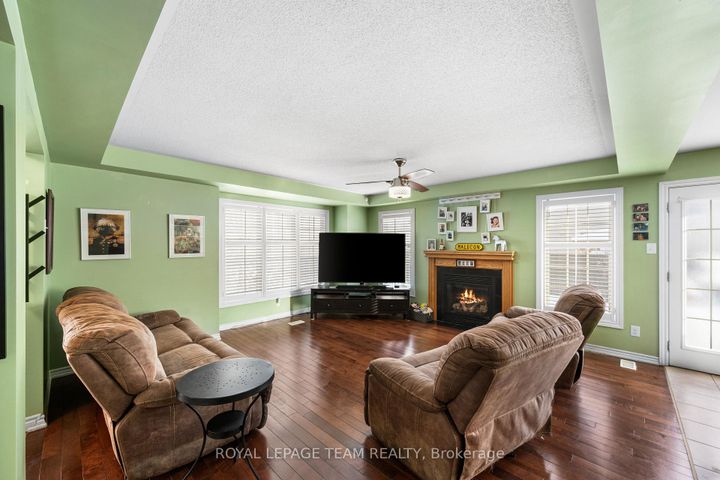 Photo 5 at 3022 Freshwater Way, Nepean (Half Moon Bay), Ottawa