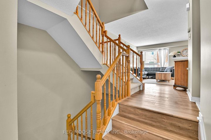Photo 4 at 12 Willwood Crescent, Nepean (Cedargrove/Fraserdale), Ottawa