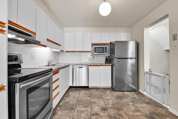 Photo 11 at 12 Willwood Crescent, Nepean (Cedargrove/Fraserdale), Ottawa