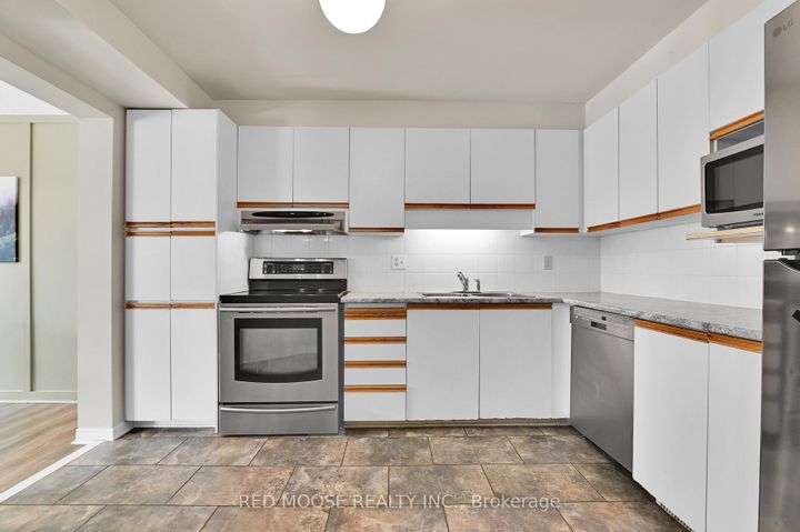 Photo 12 at 12 Willwood Crescent, Nepean (Cedargrove/Fraserdale), Ottawa