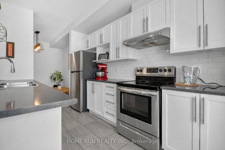 Photo 7 at 733 Cashmere Terrace, Nepean (Heritage Park), Ottawa