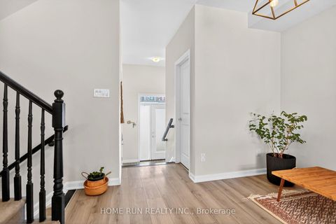 Photo 2 at 733 Cashmere Terrace, Nepean (Heritage Park), Ottawa