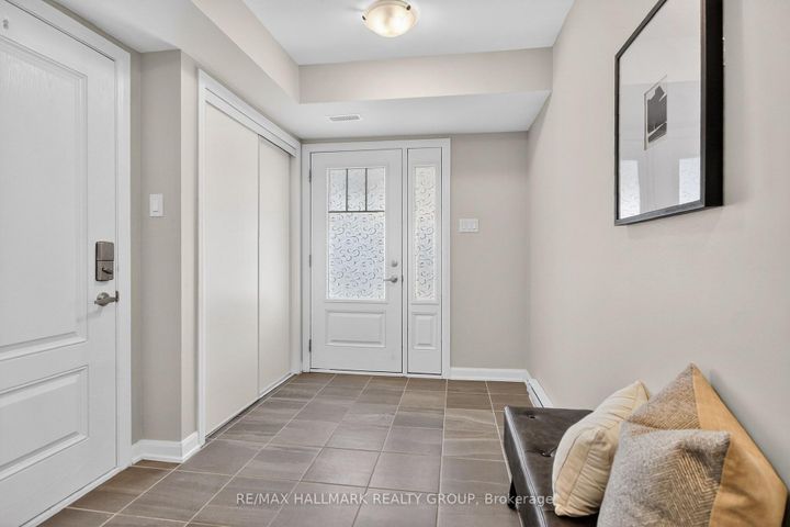 Photo 4 at 58 Teelin Circle, Nepean (Half Moon Bay), Ottawa