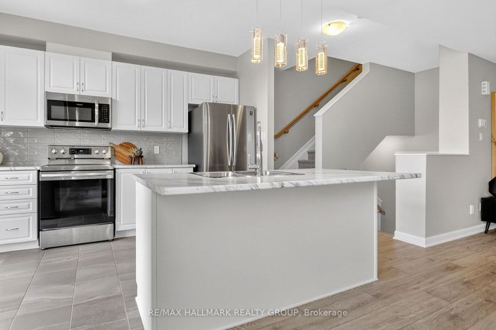 Photo 15 at 58 Teelin Circle, Nepean (Half Moon Bay), Ottawa