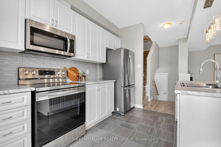 Photo 19 at 58 Teelin Circle, Nepean (Half Moon Bay), Ottawa