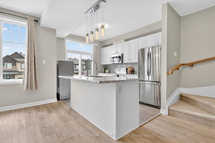 Photo 21 at 58 Teelin Circle, Nepean (Half Moon Bay), Ottawa
