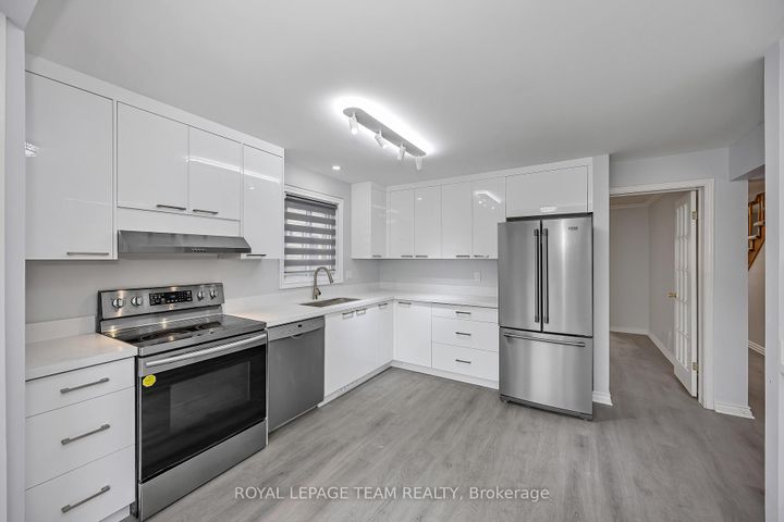 Photo 9 at 69 Pinetrail Crescent, Nepean (Centrepointe), Ottawa