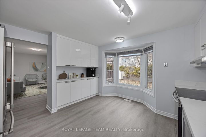 Photo 11 at 69 Pinetrail Crescent, Nepean (Centrepointe), Ottawa