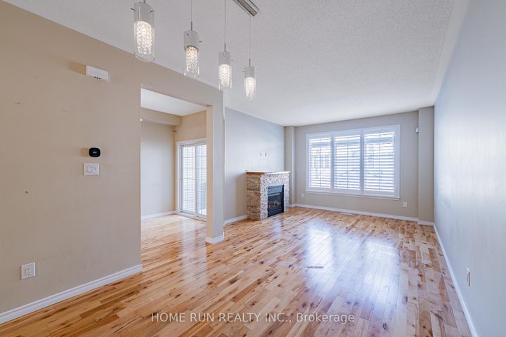 Photo 7 at 602 Pamplona Private, Nepean (Stonebridge), Ottawa