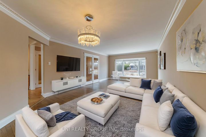 Photo 12 at 17 FOREST PARK Avenue, Nepean (City View/Skyline/Fisher Heights/Parkwood Hills), Ottawa