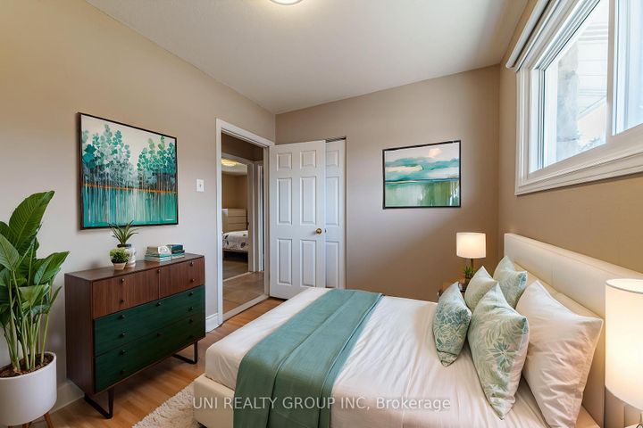 Photo 18 at 17 FOREST PARK Avenue, Nepean (City View/Skyline/Fisher Heights/Parkwood Hills), Ottawa