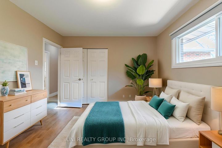 Photo 22 at 17 FOREST PARK Avenue, Nepean (City View/Skyline/Fisher Heights/Parkwood Hills), Ottawa