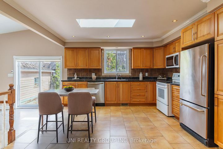 Photo 23 at 17 FOREST PARK Avenue, Nepean (City View/Skyline/Fisher Heights/Parkwood Hills), Ottawa