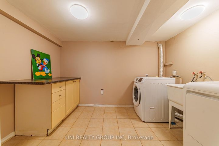 Photo 27 at 17 FOREST PARK Avenue, Nepean (City View/Skyline/Fisher Heights/Parkwood Hills), Ottawa