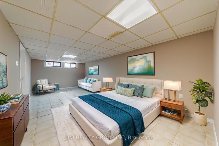 Photo 32 at 17 FOREST PARK Avenue, Nepean (City View/Skyline/Fisher Heights/Parkwood Hills), Ottawa