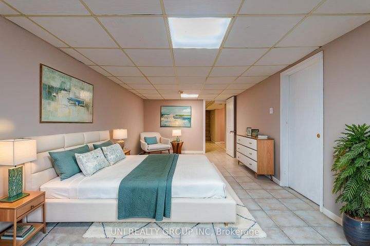 Photo 34 at 17 FOREST PARK Avenue, Nepean (City View/Skyline/Fisher Heights/Parkwood Hills), Ottawa