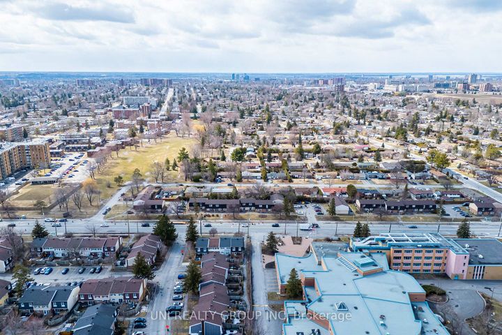Photo 40 at 17 FOREST PARK Avenue, Nepean (City View/Skyline/Fisher Heights/Parkwood Hills), Ottawa