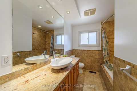 Photo 15 at 17 FOREST PARK Avenue, Nepean (City View/Skyline/Fisher Heights/Parkwood Hills), Ottawa