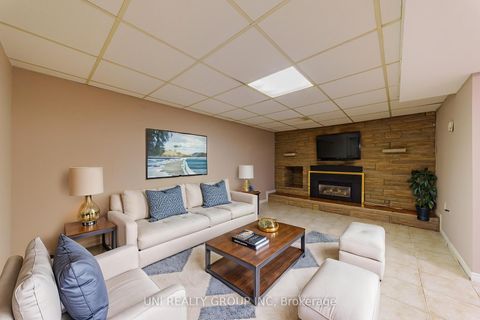 Photo 30 at 17 FOREST PARK Avenue, Nepean (City View/Skyline/Fisher Heights/Parkwood Hills), Ottawa