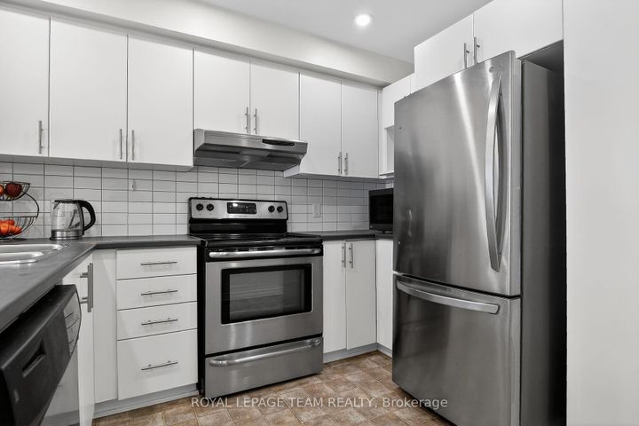 Photo 7 at 627B Chapman Mills Drive, Nepean (Strandherd), Ottawa
