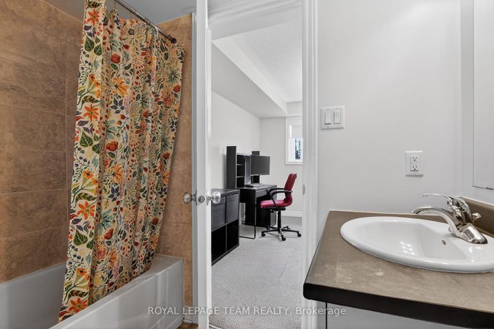 Photo 20 at 627B Chapman Mills Drive, Nepean (Strandherd), Ottawa
