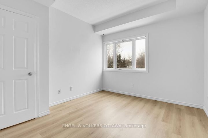 Photo 10 at 5 - 165 Waterbridge Drive, Nepean (Barrhaven East), Ottawa