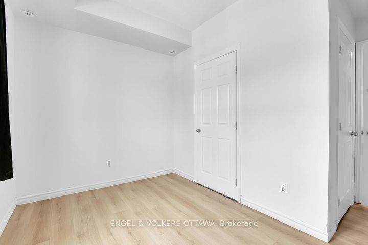 Photo 13 at 5 - 165 Waterbridge Drive, Nepean (Barrhaven East), Ottawa