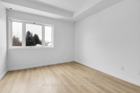 Photo 9 at 5 - 165 Waterbridge Drive, Nepean (Barrhaven East), Ottawa