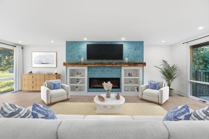 Photo 2 at 33 Commanche Drive, Nepean (City View/Skyline/Fisher Heights/Parkwood Hills), Ottawa