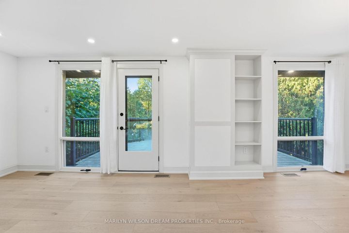 Photo 10 at 33 Commanche Drive, Nepean (City View/Skyline/Fisher Heights/Parkwood Hills), Ottawa