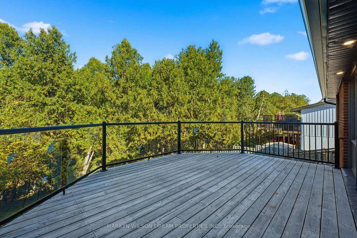 Photo 11 at 33 Commanche Drive, Nepean (City View/Skyline/Fisher Heights/Parkwood Hills), Ottawa