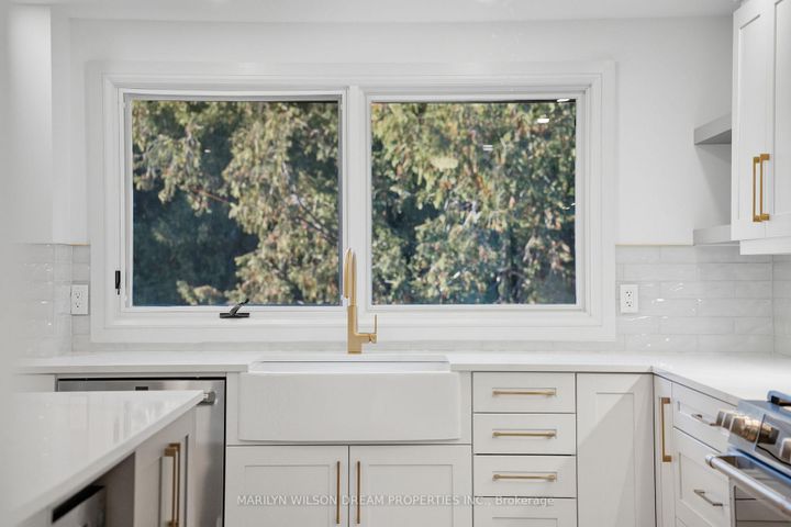 Photo 18 at 33 Commanche Drive, Nepean (City View/Skyline/Fisher Heights/Parkwood Hills), Ottawa