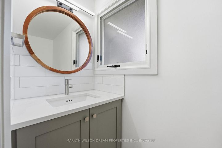 Photo 19 at 33 Commanche Drive, Nepean (City View/Skyline/Fisher Heights/Parkwood Hills), Ottawa