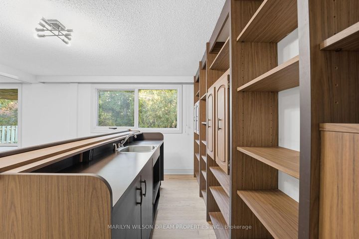 Photo 33 at 33 Commanche Drive, Nepean (City View/Skyline/Fisher Heights/Parkwood Hills), Ottawa