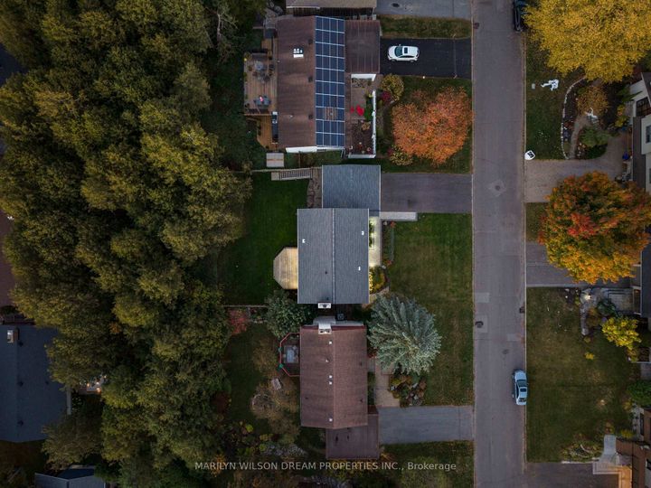 Photo 41 at 33 Commanche Drive, Nepean (City View/Skyline/Fisher Heights/Parkwood Hills), Ottawa