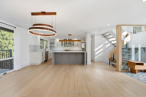 Photo 4 at 33 Commanche Drive, Nepean (City View/Skyline/Fisher Heights/Parkwood Hills), Ottawa