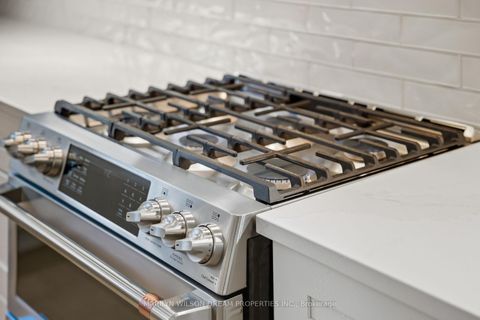 Photo 15 at 33 Commanche Drive, Nepean (City View/Skyline/Fisher Heights/Parkwood Hills), Ottawa