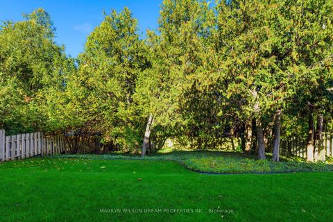 Photo 38 at 33 Commanche Drive, Nepean (City View/Skyline/Fisher Heights/Parkwood Hills), Ottawa