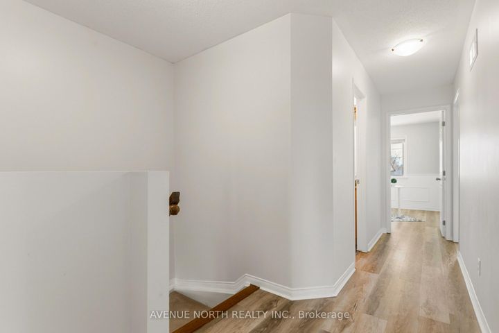 Photo 17 at 402 Ashbourne Crescent, Nepean (Stonebridge), Ottawa