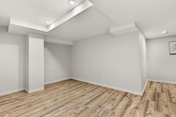 Photo 30 at 402 Ashbourne Crescent, Nepean (Stonebridge), Ottawa