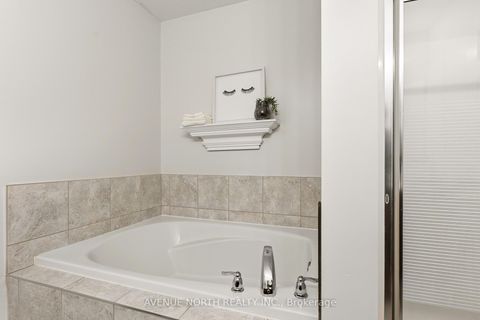 Photo 23 at 402 Ashbourne Crescent, Nepean (Stonebridge), Ottawa