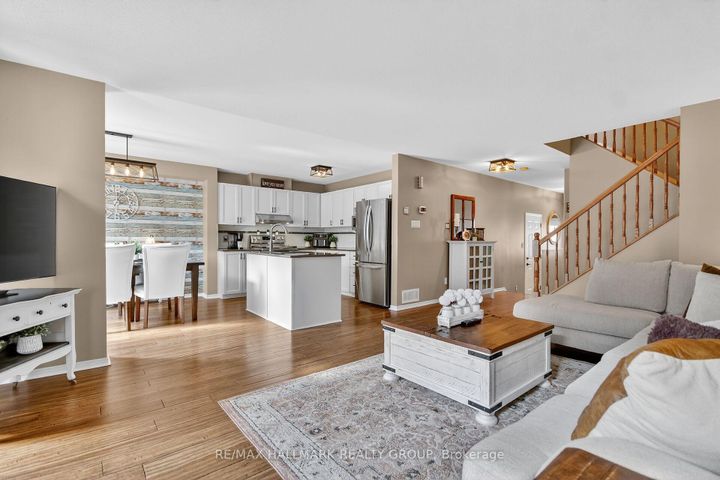 Photo 11 at 54 Charleston Street, Nepean (Strandherd), Ottawa