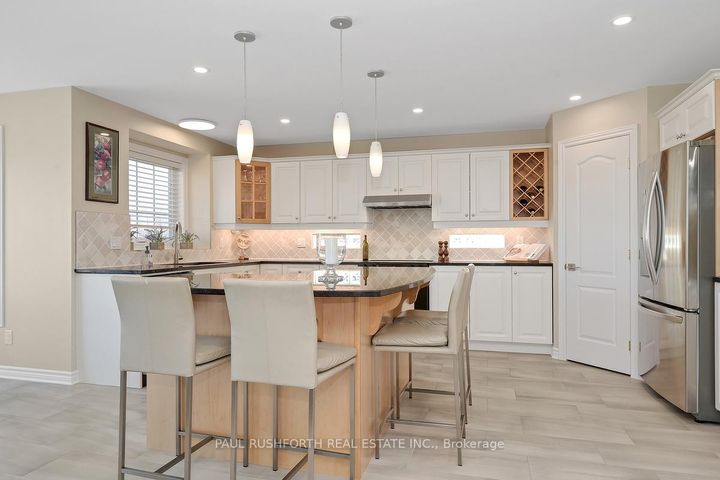 Photo 13 at 22 Blackshire Circle, Nepean (Stonebridge), Ottawa