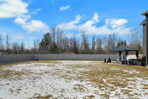 Photo 1 at 35 Sopwith Private, Huntley Ward (South East), Carp