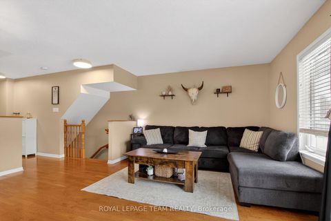 Photo 13 at 255 Deercroft Avenue, Nepean (Longfields), Ottawa