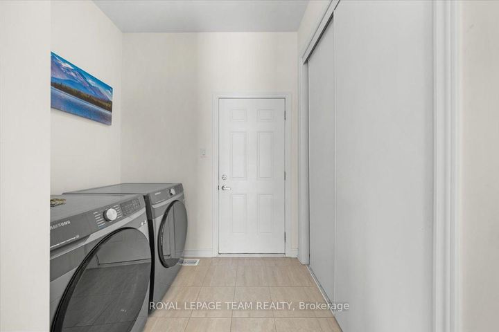 Photo 13 at 290 Turnbuckle Crescent, Nepean (Half Moon Bay), Ottawa